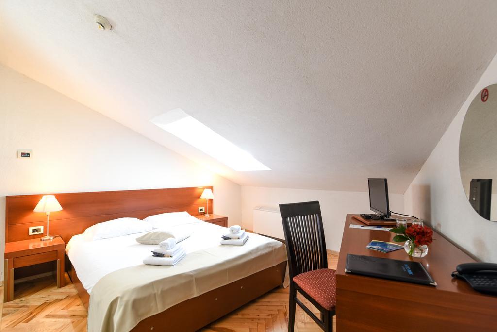Hotel Park 洛夫兰 外观 照片